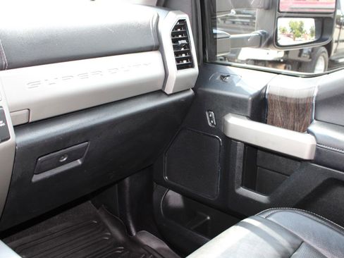 Used 2020 Ford F250 Lariat w/ Lariat Value Package AWD/4WD image 21