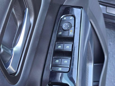 Used 2023 Nissan Pathfinder SL w/ Lighting Package (N92) FWD image 15