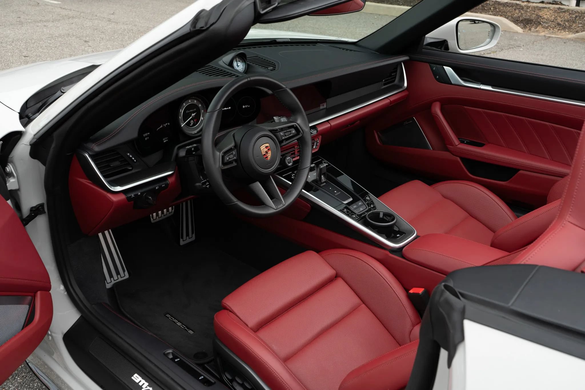 Used 2024 Porsche 911 Cabriolet AWD/4WD image 23