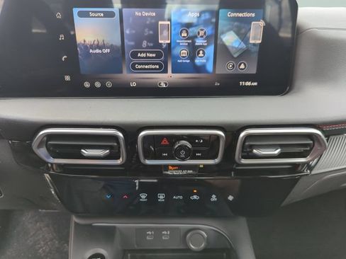 New 2026 Nissan Sentra SR w/ Floor Mat Package FWD image 31
