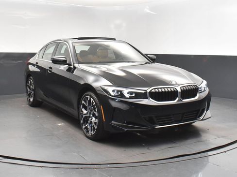 Used 2026 BMW 330i Sedan w/ Convenience Package RWD image 9