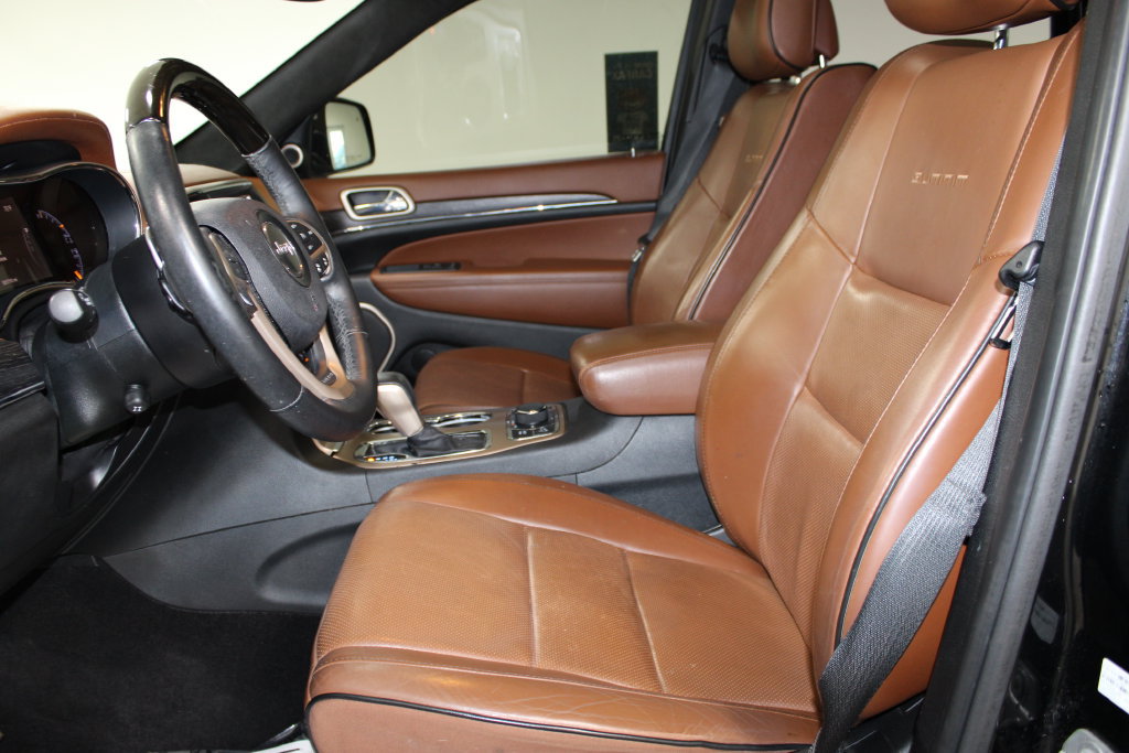 Used 2017 Jeep Grand Cherokee Summit AWD/4WD image 21