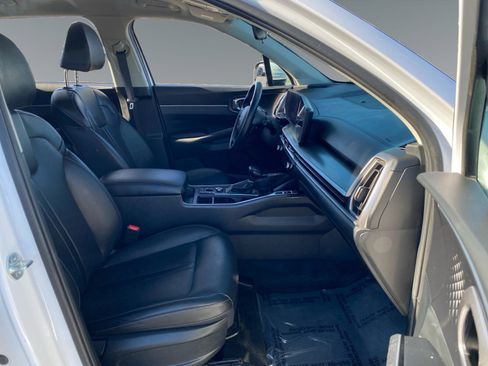 Used 2024 Kia Sorento S image 15