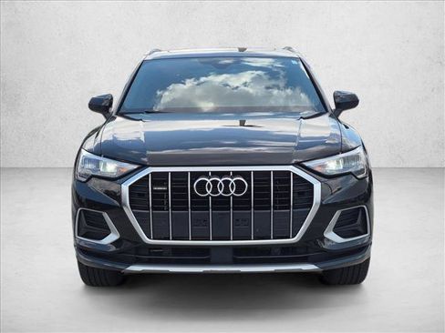 Used 2019 Audi Q3 2.0T Premium w/ Convenience Package AWD/4WD image 2