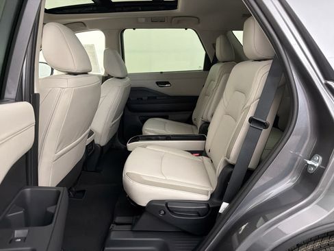 New 2026 Nissan Pathfinder SL w/ SL Premium Package FWD image 16