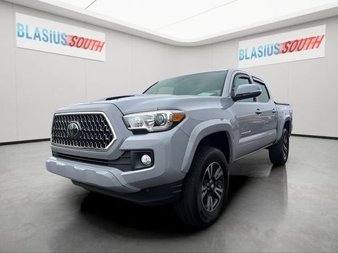 Used 2019 Toyota Tacoma TRD Sport AWD/4WD image 7