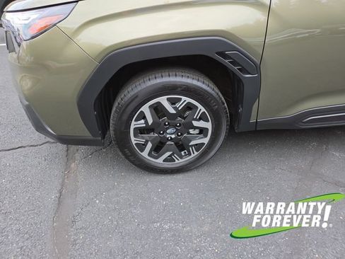 Used 2025 Subaru Forester Premium AWD/4WD image 19