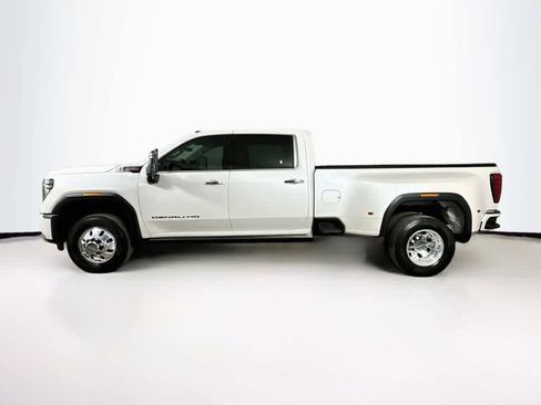 Used 2024 GMC Sierra 3500 Denali w/ Denali Reserve Package AWD/4WD image 3