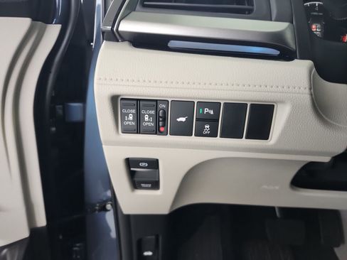 Used 2026 Honda Odyssey Touring image 14
