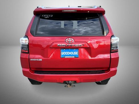 Used 2017 Toyota 4Runner SR5 AWD/4WD image 6