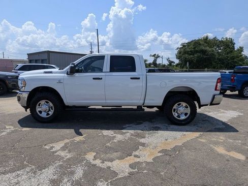 Used 2024 RAM 2500 Tradesman w/ Chrome Appearance Group AWD/4WD image 7