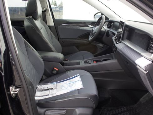 New 2026 Volkswagen Tiguan SE AWD/4WD image 36