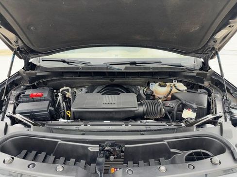 Used 2024 Chevrolet Suburban Premier RWD image 19