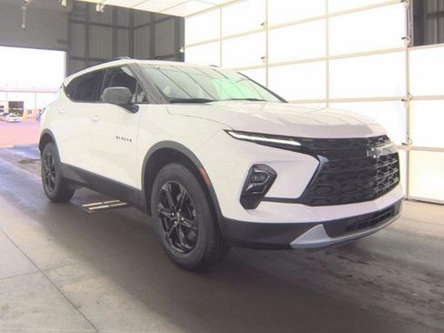 Used 2024 Chevrolet Blazer LT w/ Convenience Package image 4