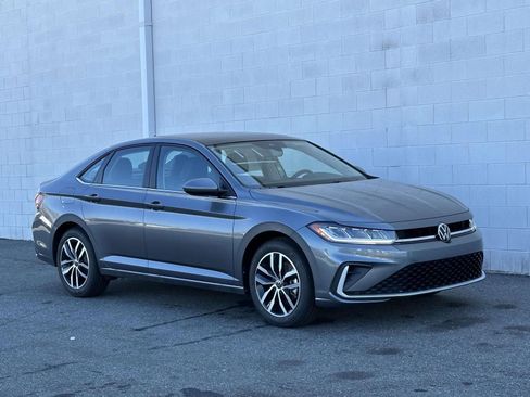 New 2026 Volkswagen Jetta SE image 8