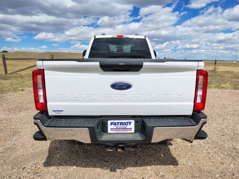 Used 2023 Ford F250 XL w/ Snow Plow/Camper Package AWD/4WD image 4