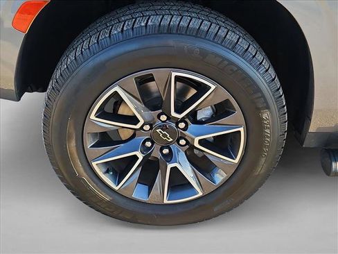 Used 2021 Chevrolet Tahoe Z71 w/ Z71 Off-Road Package image 24