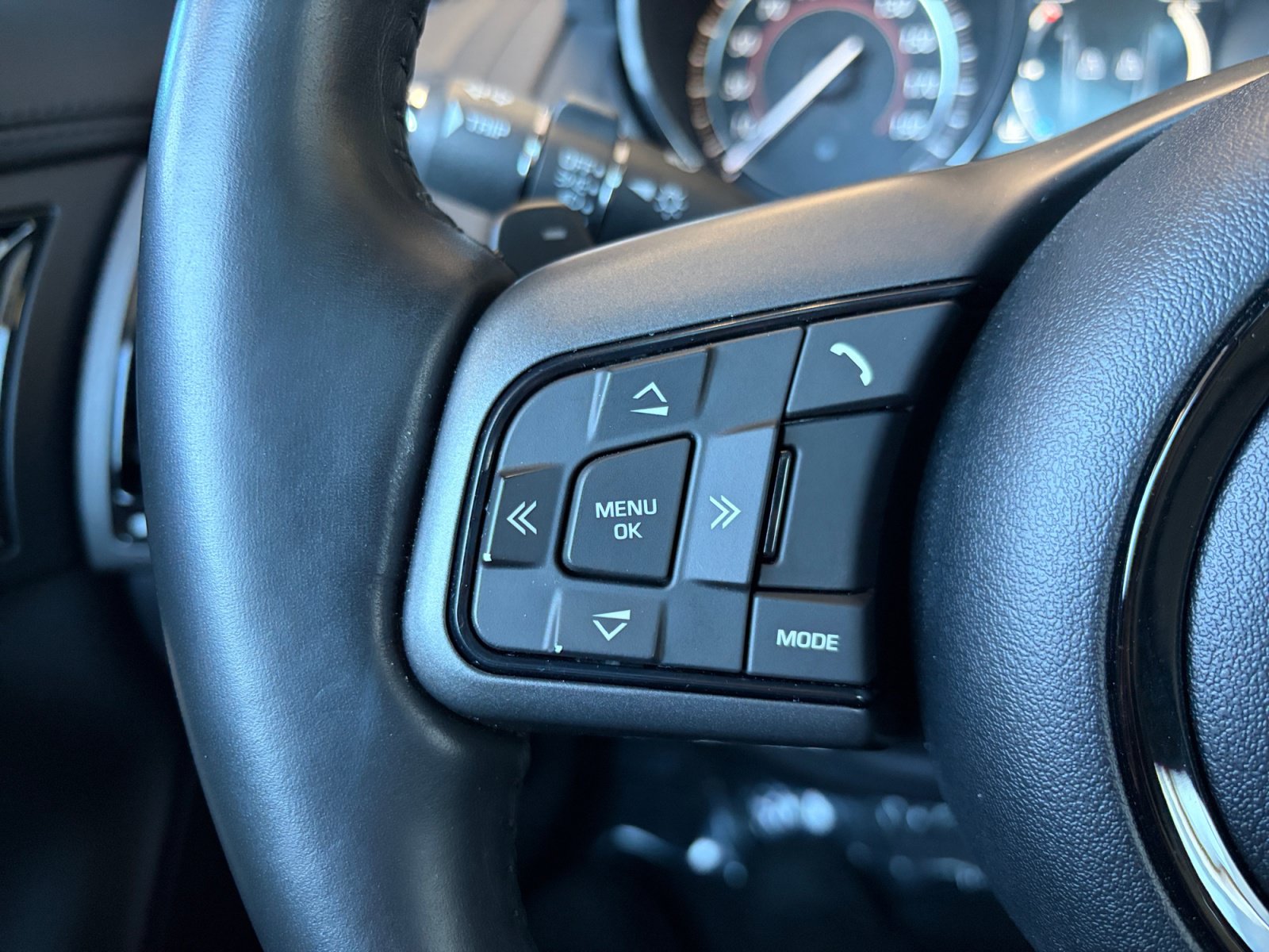 Used 2016 Jaguar F-TYPE Coupe RWD image 32