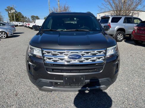 Used 2019 Ford Explorer XLT w/ Equipment Group 202A image 3