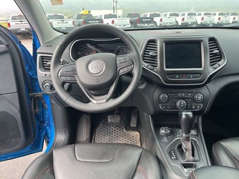 Used 2021 Jeep Cherokee Trailhawk AWD/4WD image 16