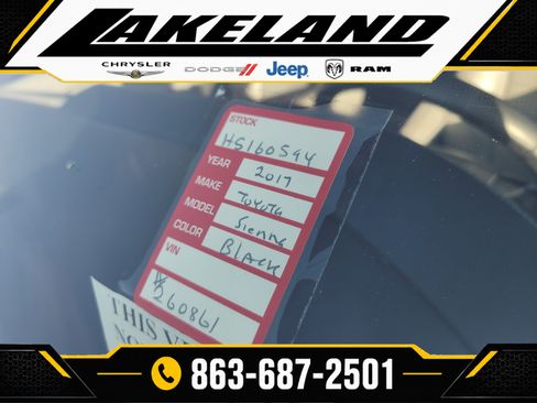 Used 2017 Toyota Sienna XLE w/ XLE Navigation Package AWD/4WD image 10