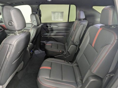 Used 2024 Chevrolet Traverse RS image 16