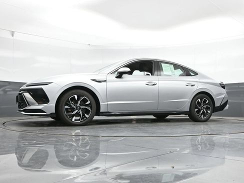 Used 2025 Hyundai Sonata SEL FWD image 43