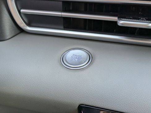 Used 2025 Hyundai Elantra Blue image 27