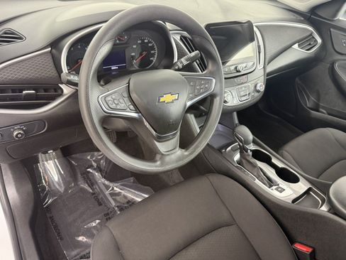 Used 2025 Chevrolet Malibu LS FWD image 15