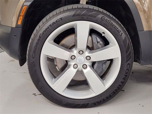 Used 2024 Land Rover Defender 110 S image 8