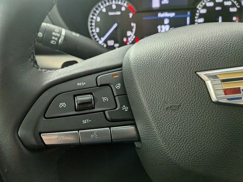 Used 2020 Cadillac XT4 Premium Luxury w/ Cold Weather Package image 8