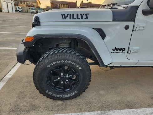 Used 2022 Jeep Gladiator Willys image 7