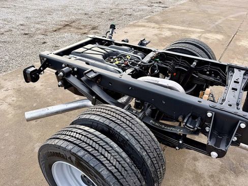 New 2026 Ford F550 4x4 Crew Cab image 18