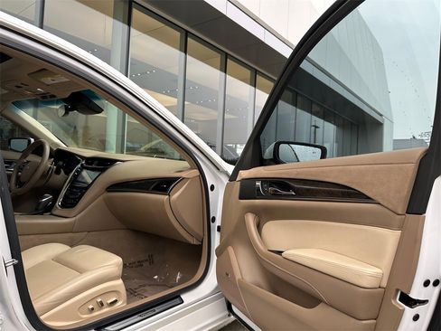 Used 2016 Cadillac CTS Premium image 11