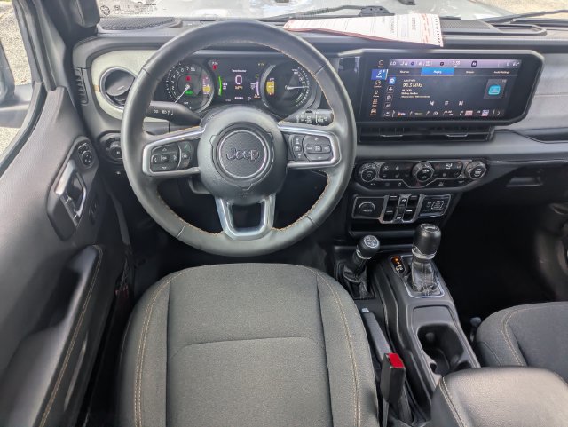 Used 2024 Jeep Wrangler Unlimited Sahara AWD/4WD image 16