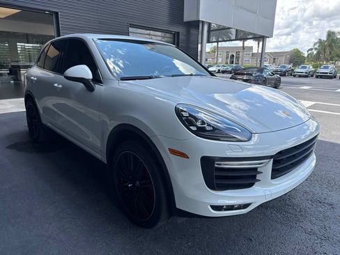 Used 2015 Porsche Cayenne Turbo AWD/4WD image 5