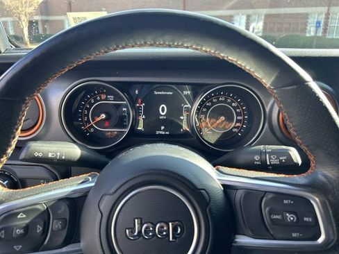 Used 2023 Jeep Gladiator Mojave w/ Cold Weather Group image 33