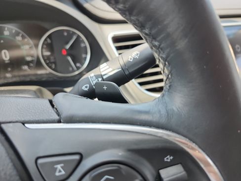 Used 2017 Buick LaCrosse Essence FWD image 23
