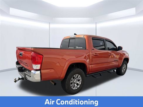 Used 2016 Toyota Tacoma SR5 w/ SR5 Appearance Package (SN) RWD image 11