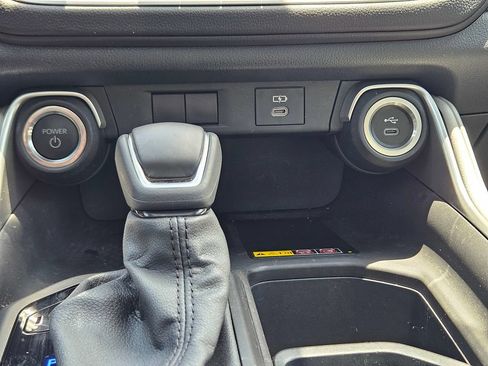 Used 2024 Toyota Grand Highlander XLE FWD image 26