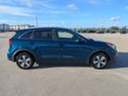 Certified 2017 Kia Niro LX image 34