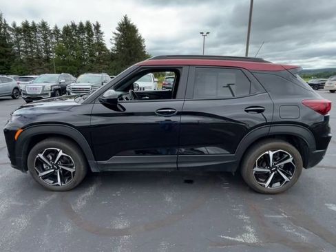 Certified 2023 Chevrolet TrailBlazer RS w/ Sun and Liftgate Package image 5