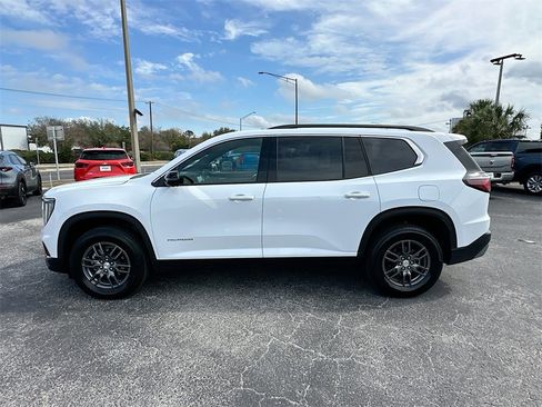 Used 2025 GMC Acadia Elevation image 8