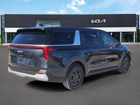 New 2026 Kia Carnival FWD image 4