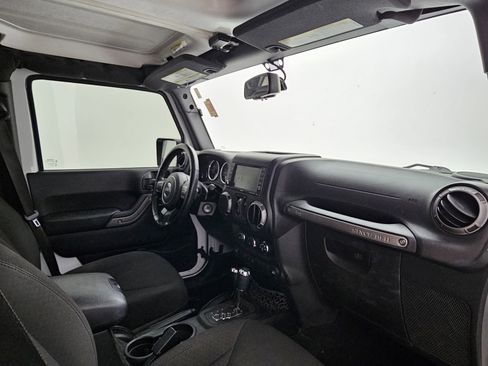 Used 2018 Jeep Wrangler Unlimited Sport S image 11