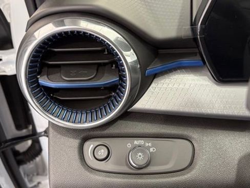 New 2026 Chevrolet Trax LT image 31