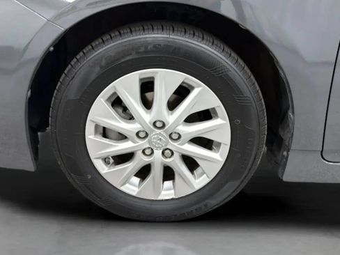 Used 2014 Toyota Prius Prime Plug-In Hybrid FWD image 26
