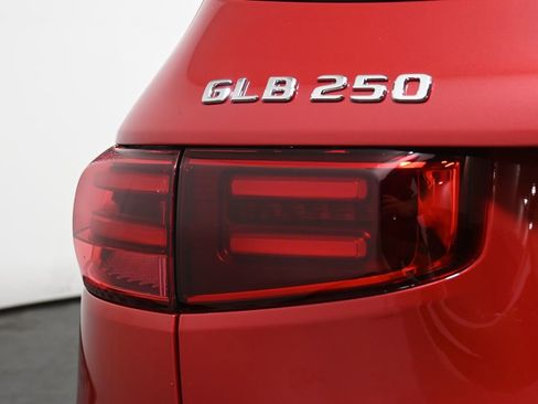 New 2026 Mercedes-Benz GLB 250 4MATIC image 12