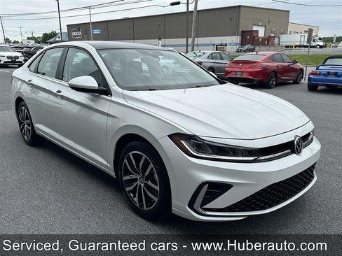 Used 2026 Volkswagen Jetta SE FWD image 5