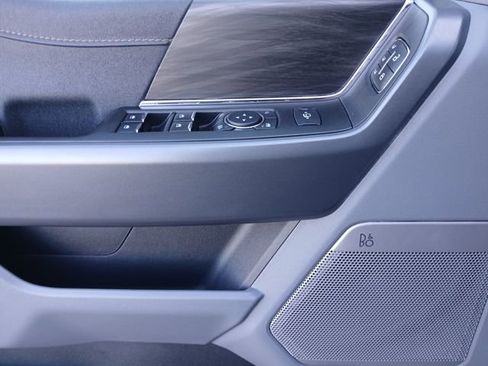 Used 2025 Ford F150 Lariat w/ Equipment Group 501A Mid image 17